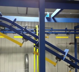 Băng Tải Xích Treo ATHC-1000-20.0 – Giải Pháp Vận Chuyển Chai Lọ Tối Ưu Cho Nhà Máy